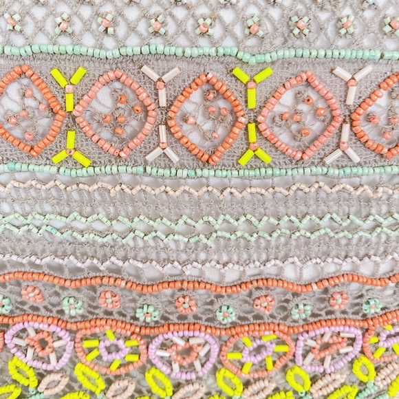 ALICE + OLIVIA COLORFUL CROPTOP BEADED SEQUIN BLOUSE - Picture 4 of 10